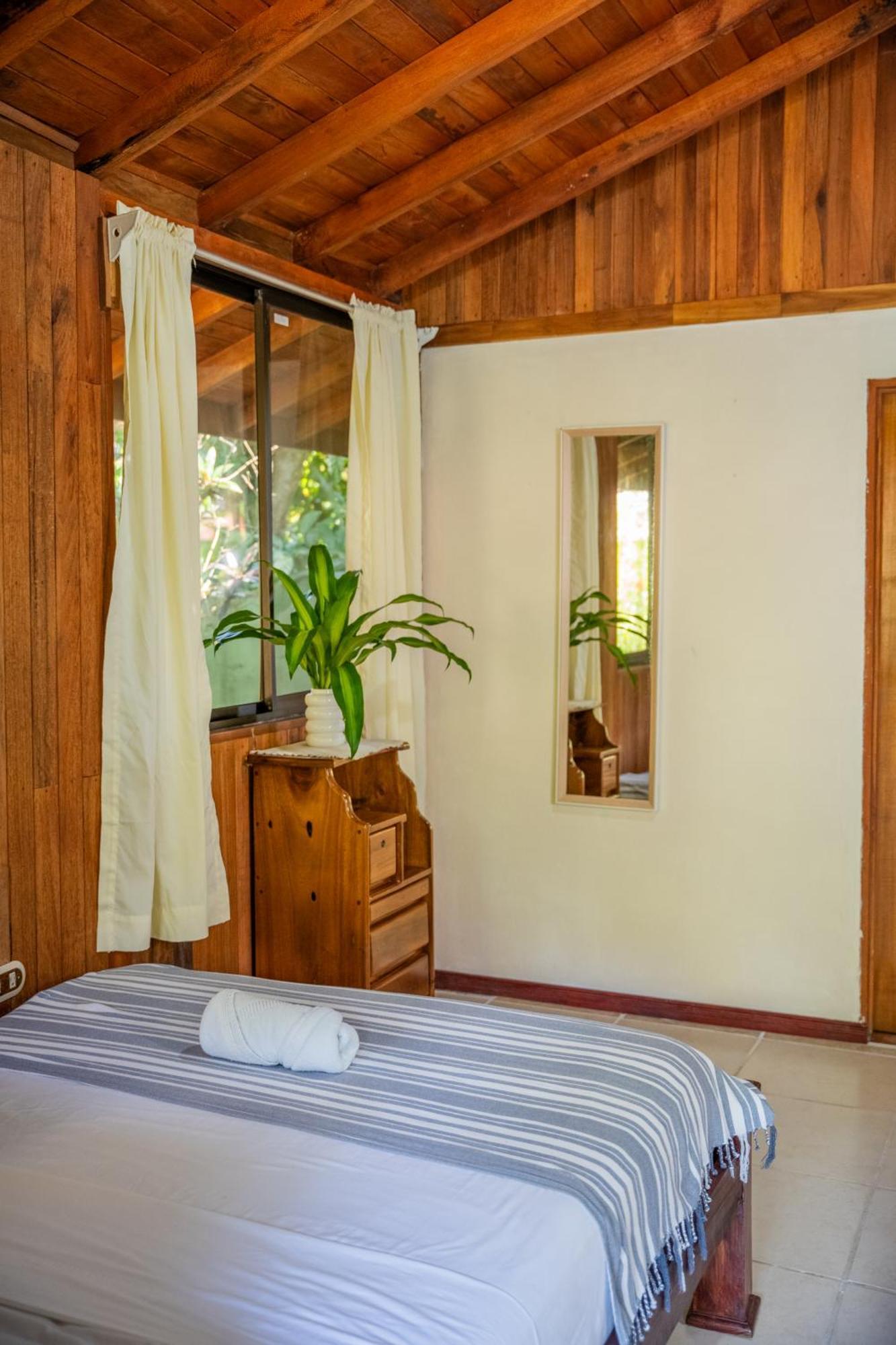 Kalea Yard Hotel Puerto Jiménez Buitenkant foto