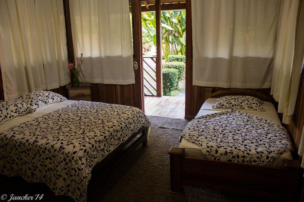 Kalea Yard Hotel Puerto Jiménez Buitenkant foto