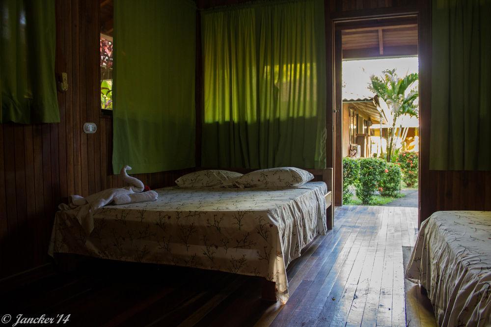 Kalea Yard Hotel Puerto Jiménez Buitenkant foto